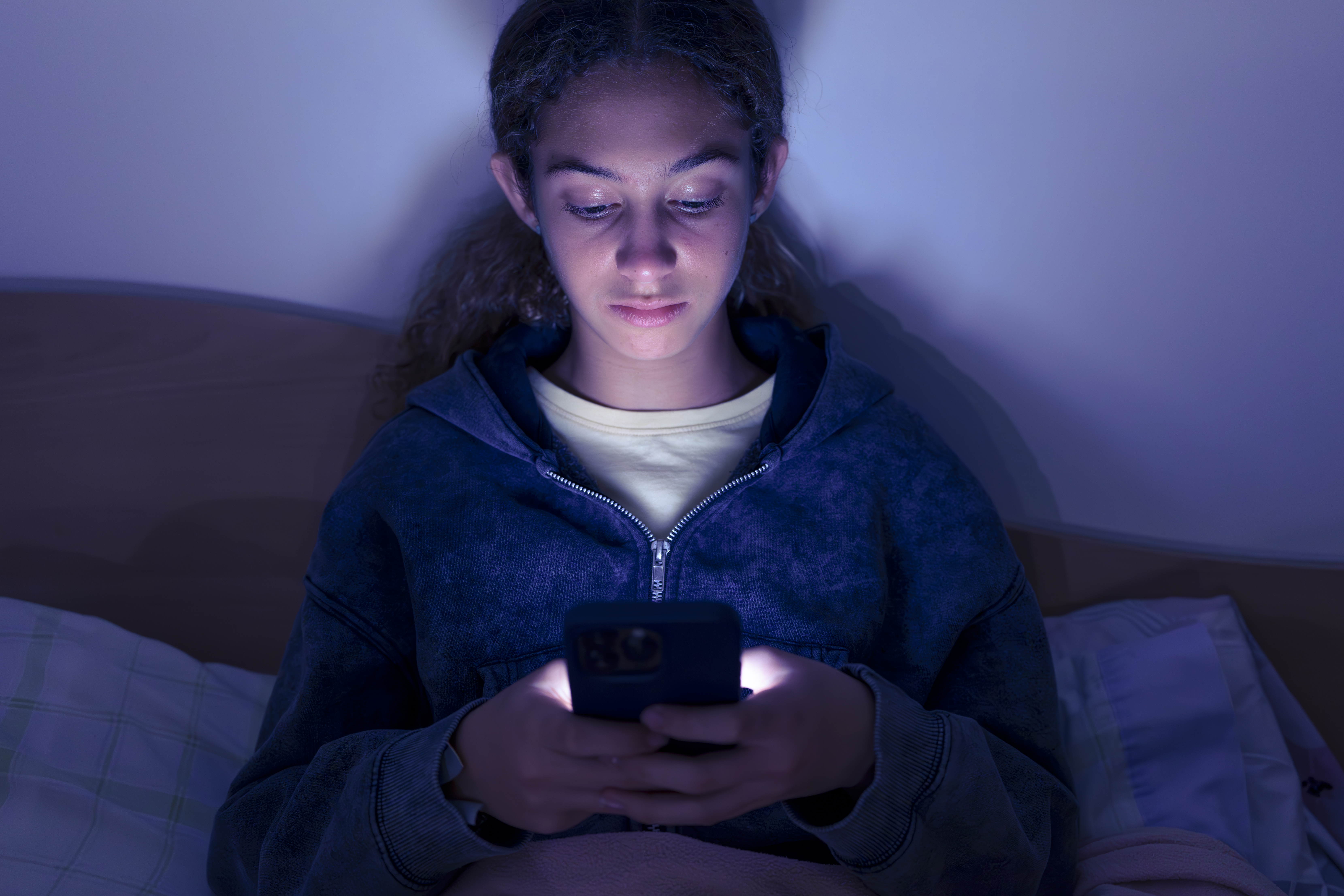 Social Media and Teen Mental Health: Tips for Healthy Online Habits