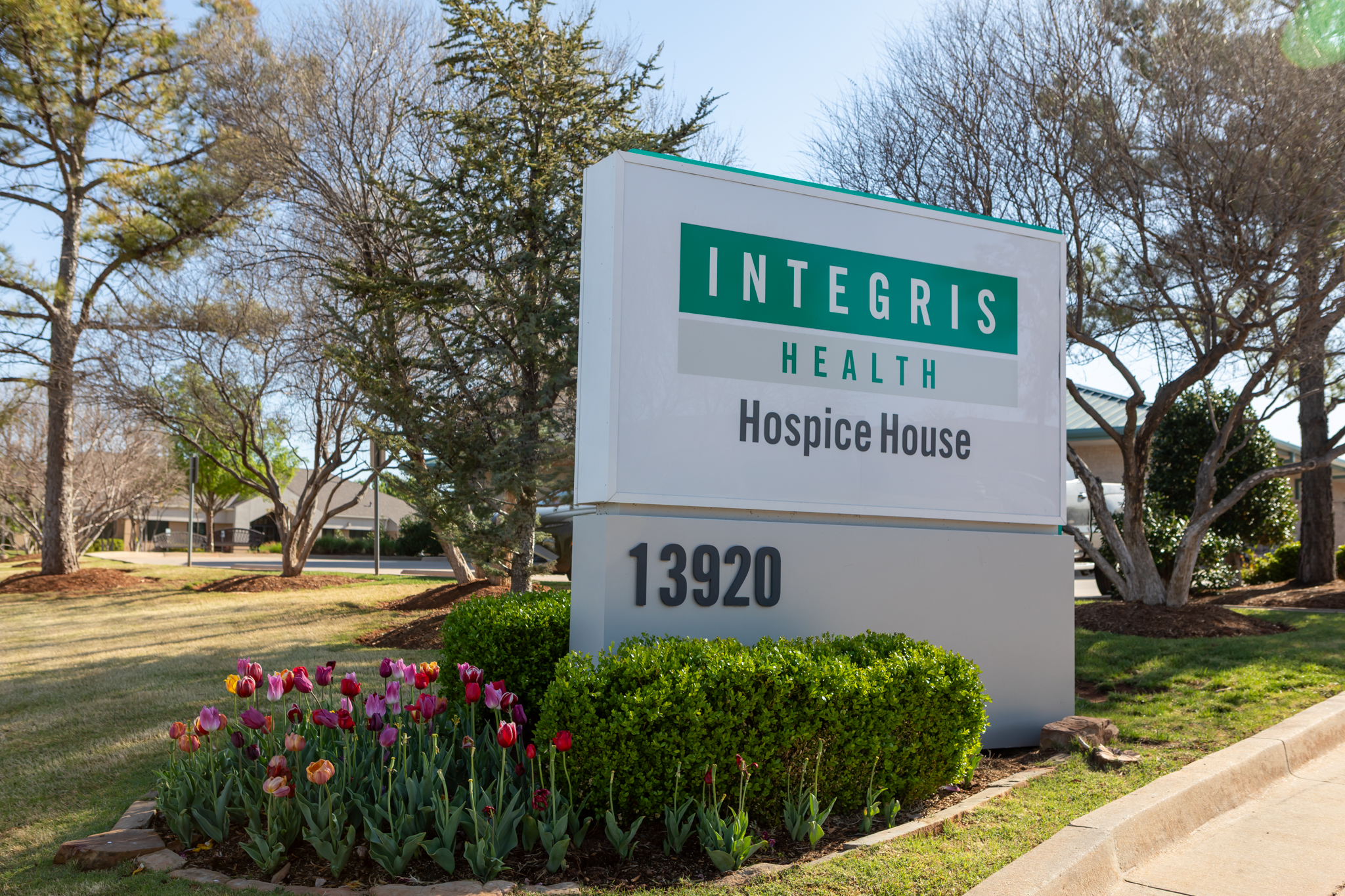 Exterior shot of INTEGRIS Health Hospice House
