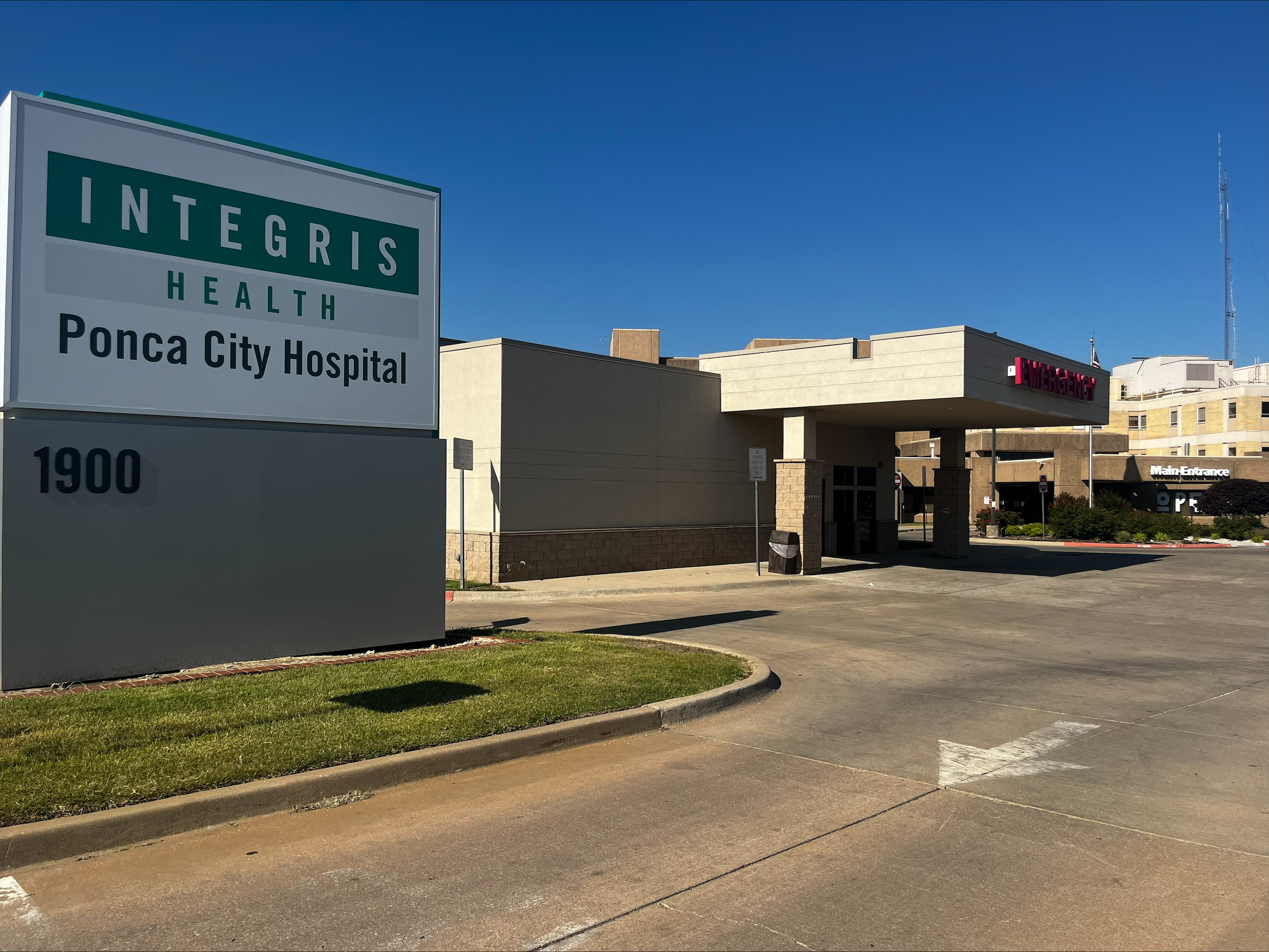Exterior shot of Ponca City Hospital