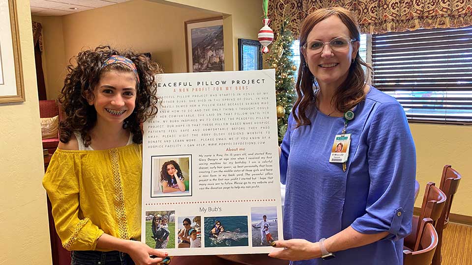 Teen donates "Peaceful Pillow" to INTEGRIS Hospice House