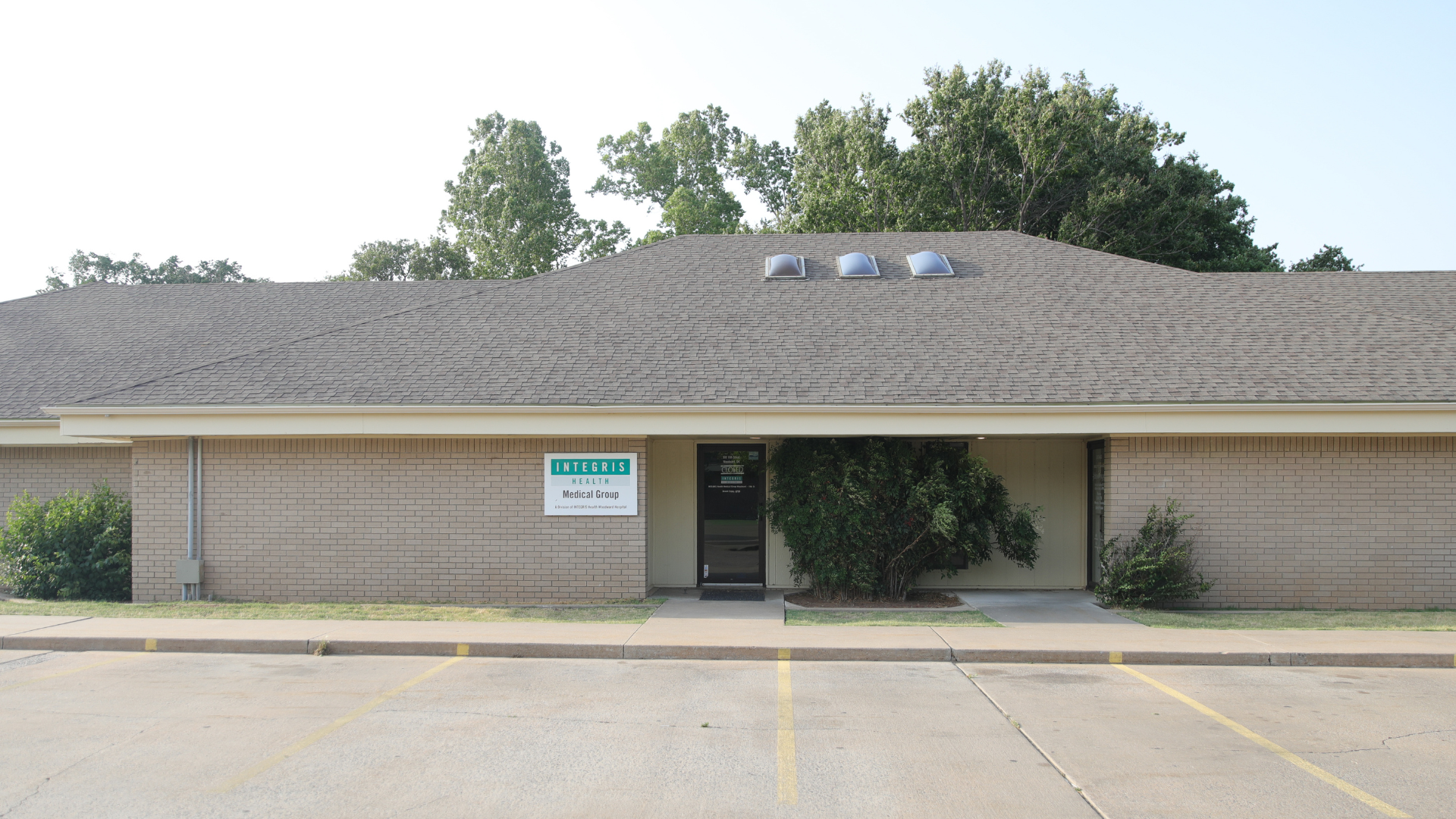 Exterior photo of INTEGRIS Health Medical Group Woodward 19th Street
