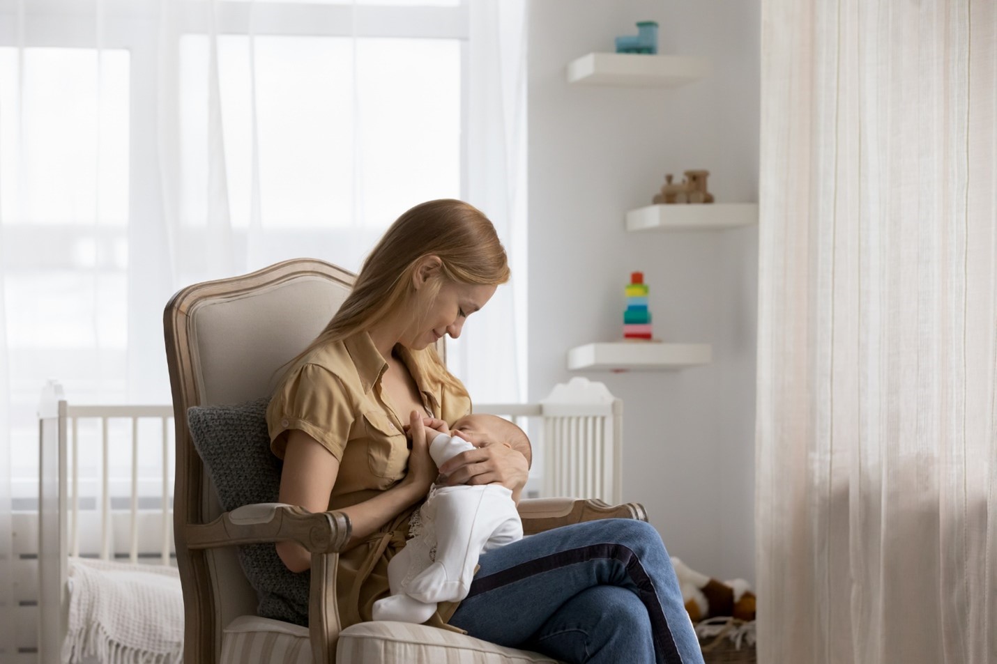 How breastfeeding supports safe sleep in babies